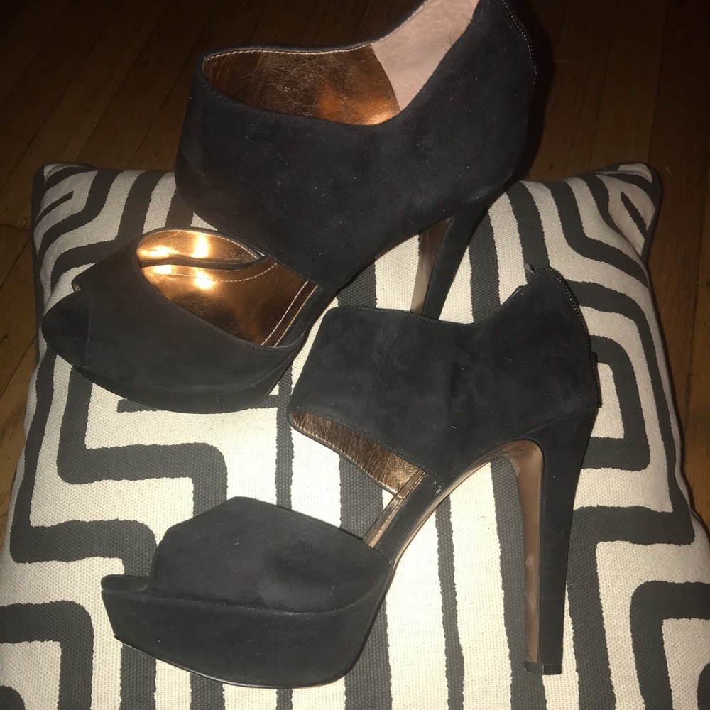 BCBG suede platform heels